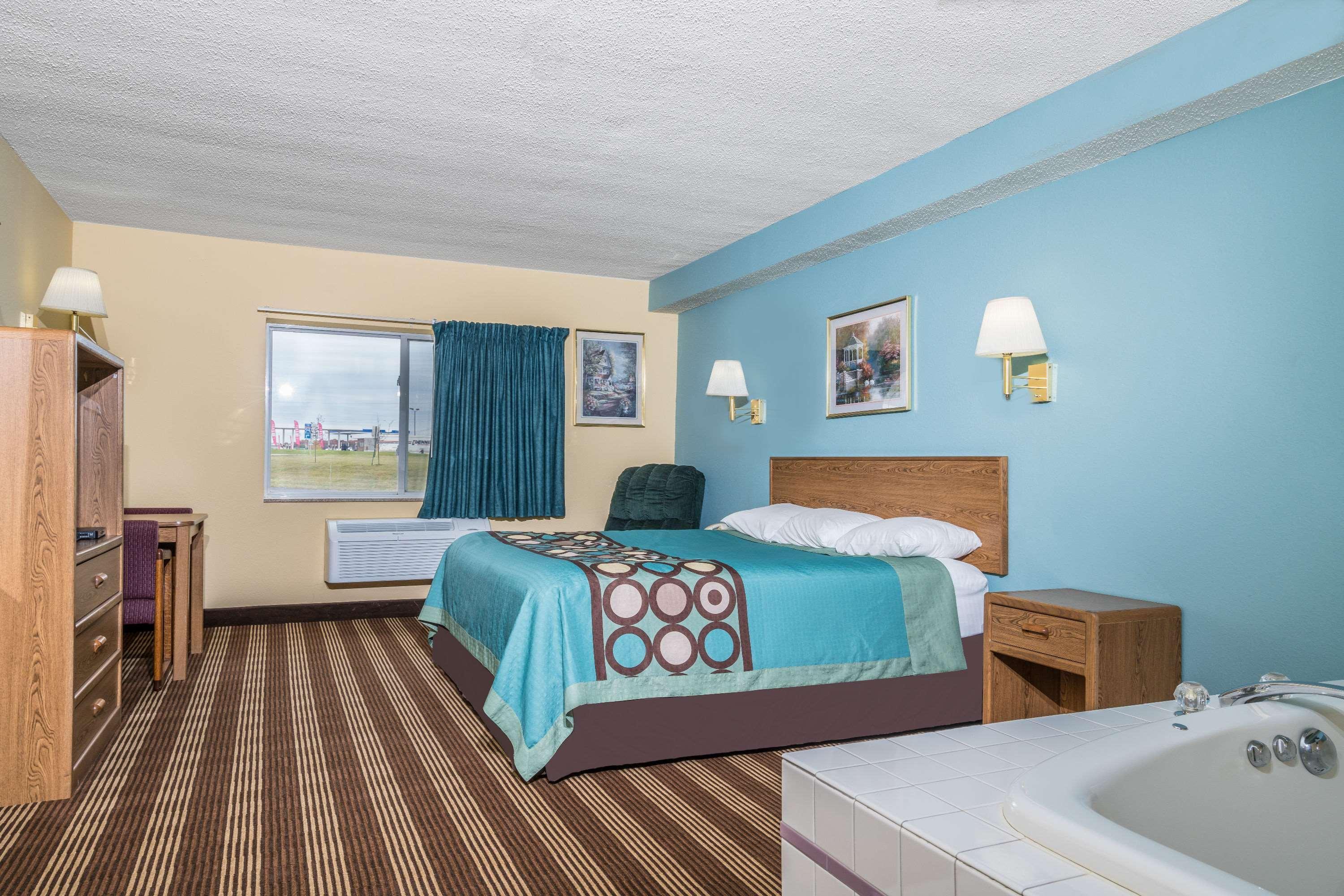 Hotel Super 8 By Wyndham Osseo Wi Exterior foto
