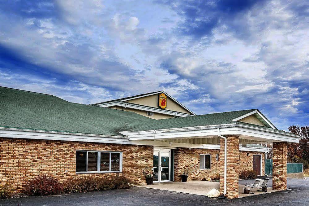 Hotel Super 8 By Wyndham Osseo Wi Exterior foto